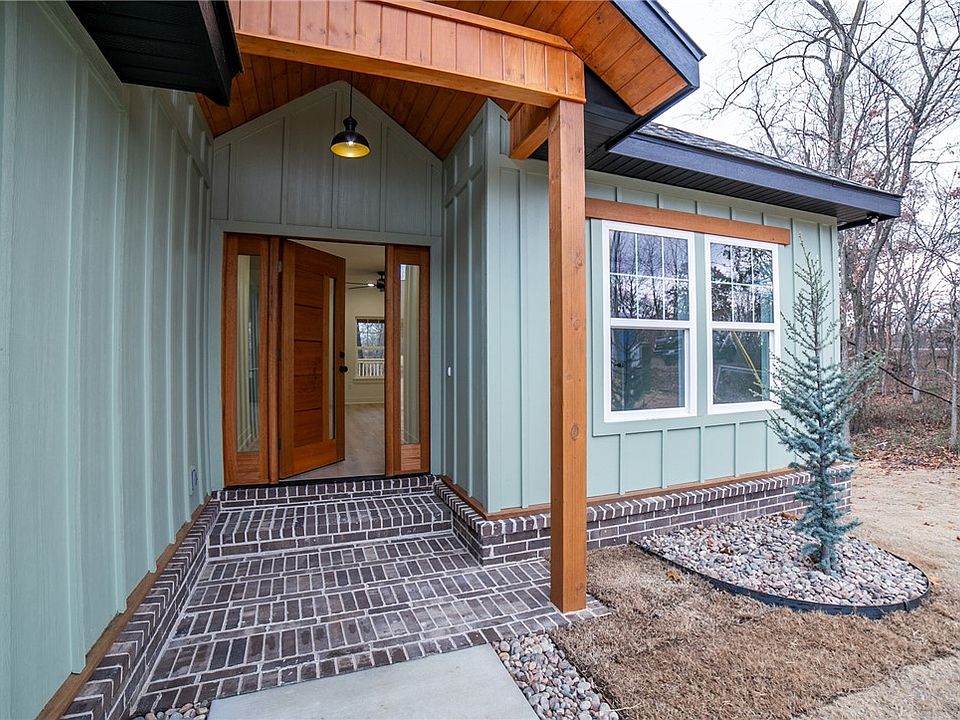 1st image of 4 Brunswick Dr