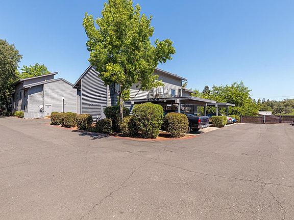 3rd image of 3180 Country Club Dr APT 1B