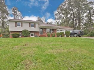 4838 Leinbach Dr, Winston Salem, NC 27106