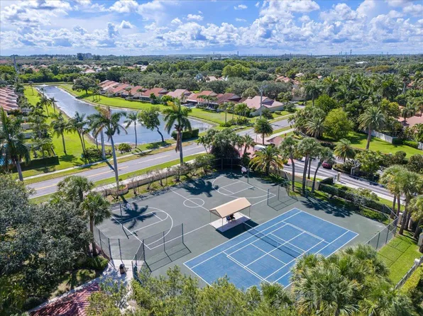 2646 Mohawk Circle, West Palm Beach, FL 33409