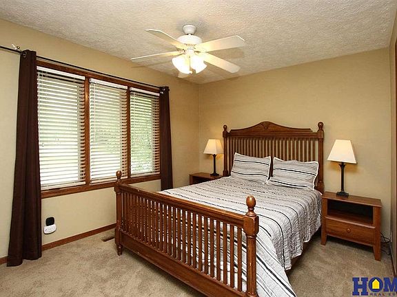 3rd image of 7351 Willow Ave