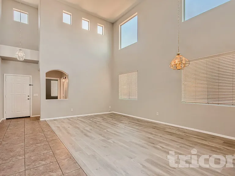1353 E Judi Dr — Photo 3