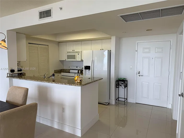 19501 W Country Club Dr #1705 — Photo 5