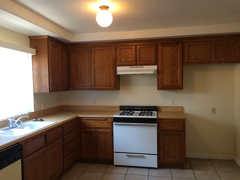 511 N Brand Blvd — Photo 3