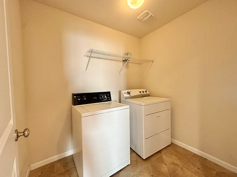 2671 Laura Vista Dr NW — Photo 11