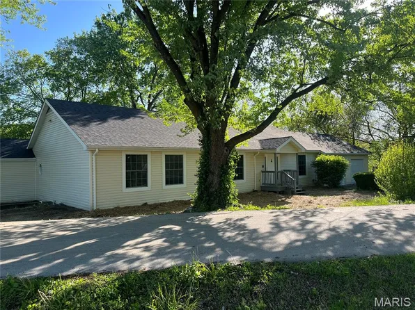 1371 Baltimore Ln, New Haven, MO 63068