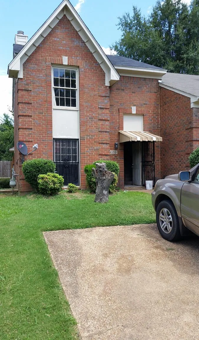 2 bed, 2.5 bath, 1367 sqft, $1,200 — Photo 1