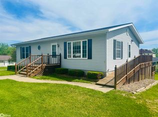 503 6th St, Bonaparte, IA 52620
