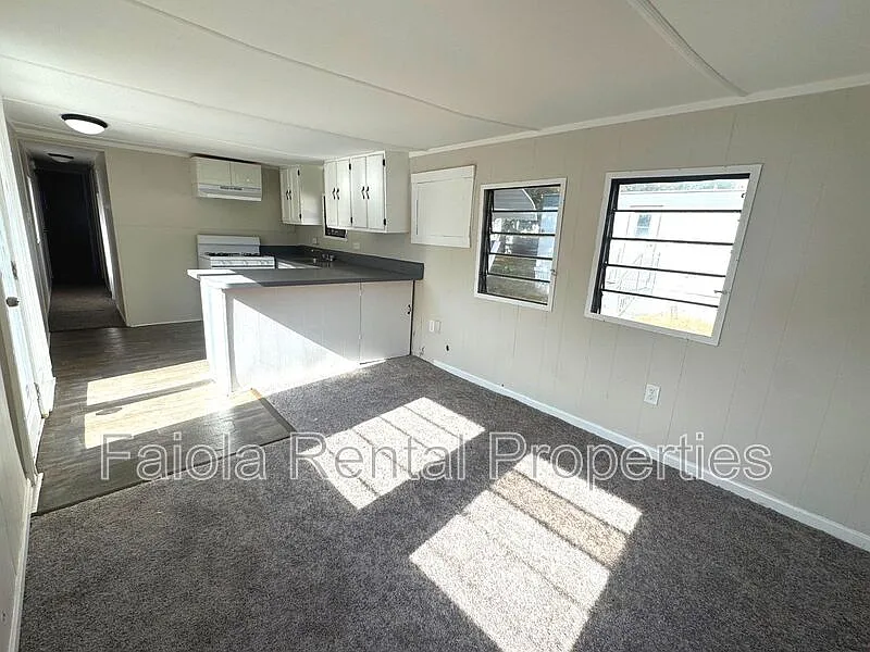 2 bed, 1.0 bath, $1,200 — Photo 3