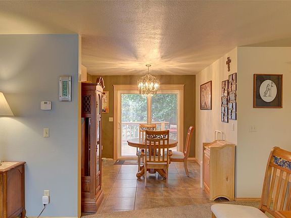 5th image of 414 Helen Dr