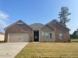 2215 Tulip Dr, Hernando, MS 38632