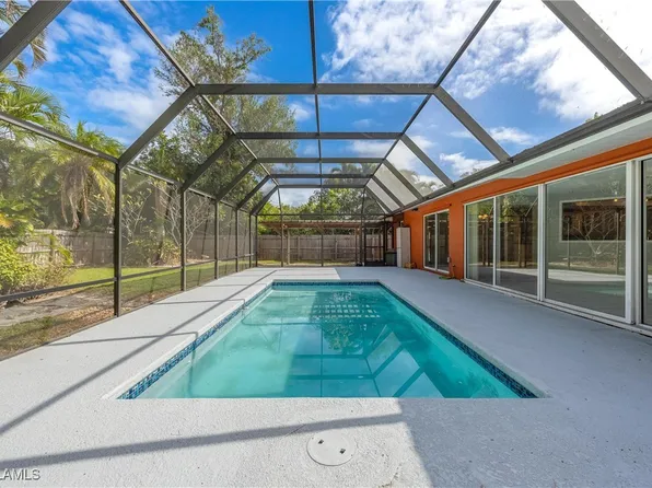 71 Mentor Dr, Naples, FL 34110