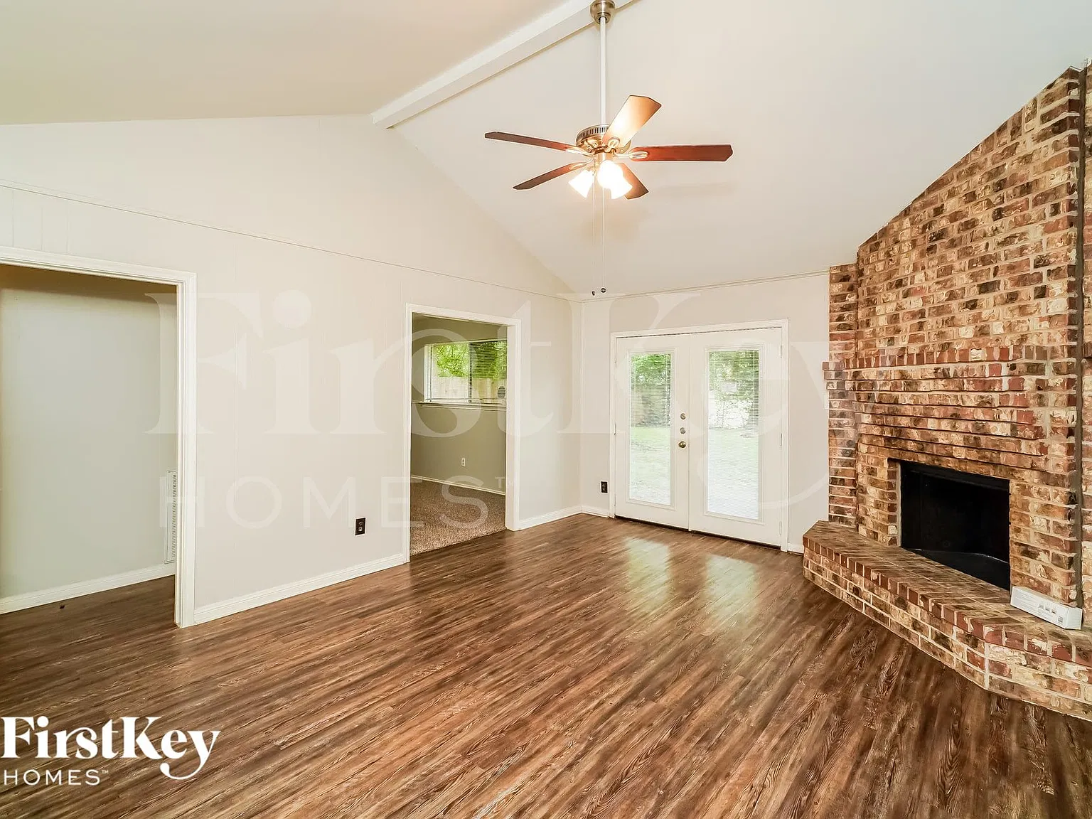 3 bed, 2.0 bath, 1383 sqft, $2,130 — Photo 3
