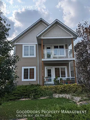 2160 McIntyre St Photo 1