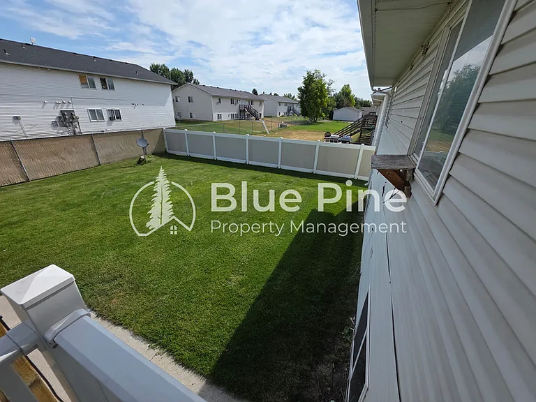 2137 Meppen Dr — Photo 9