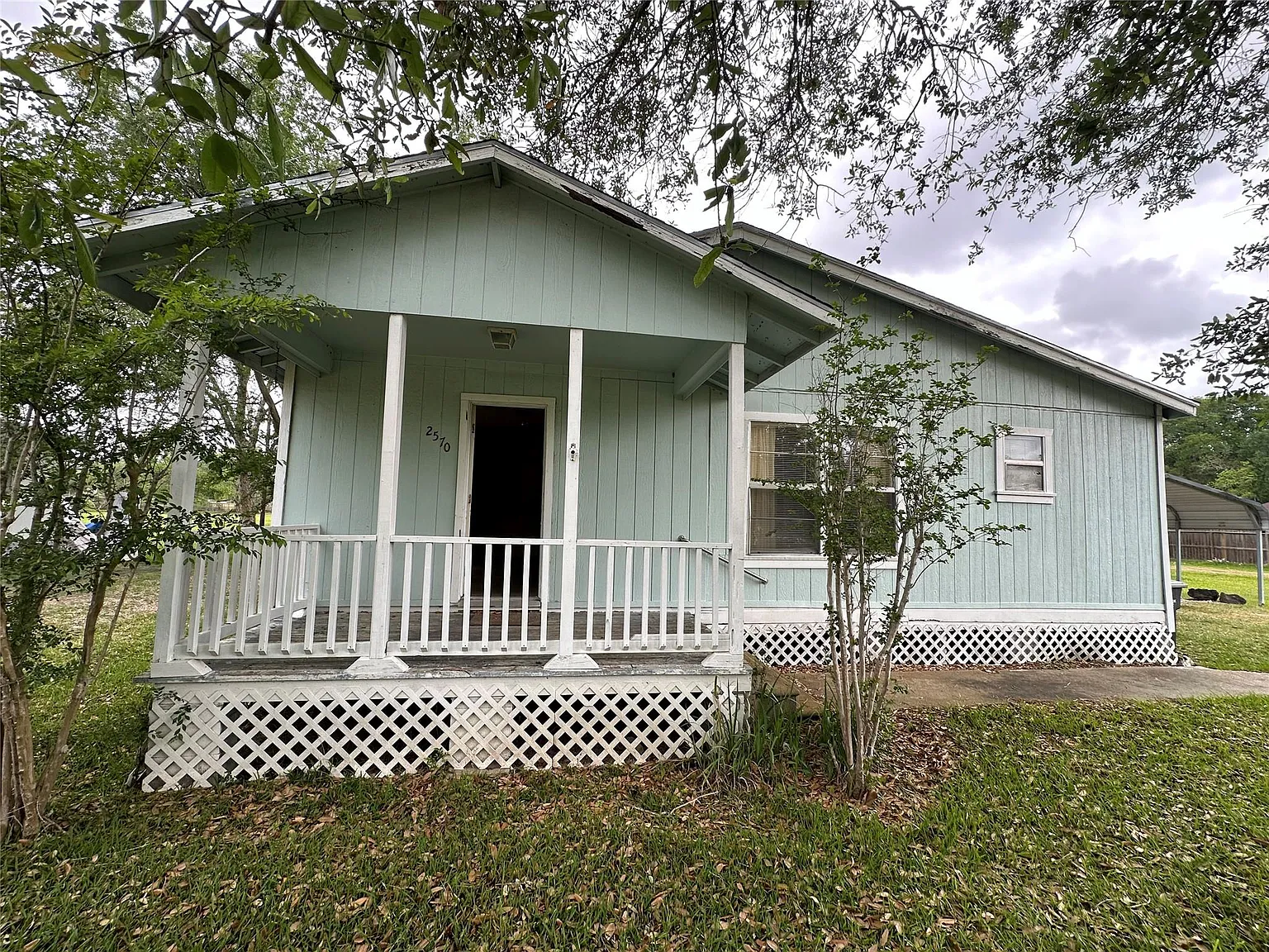 2 bed, 1.0 bath, 1122 sqft, $1,200 — Photo 1