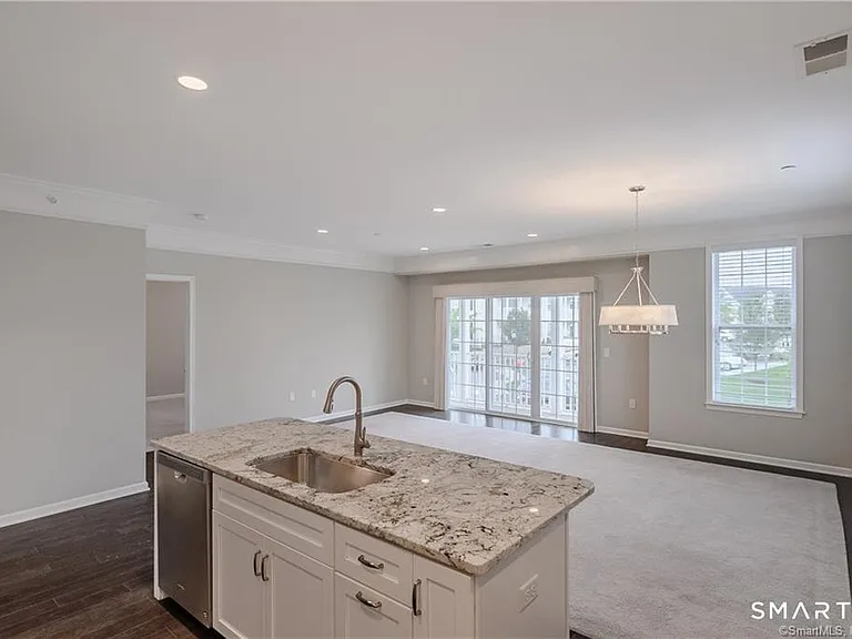 822 Center Meadow Ln #822 — Photo 10