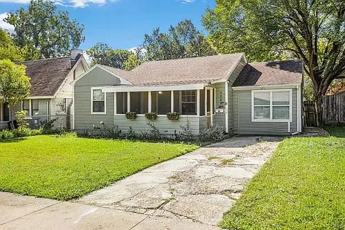 2434 Sharon Street Photo 1