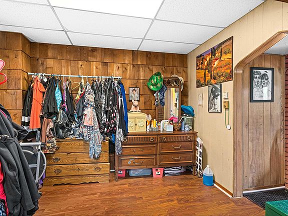 4th image of 201 E McCuen St