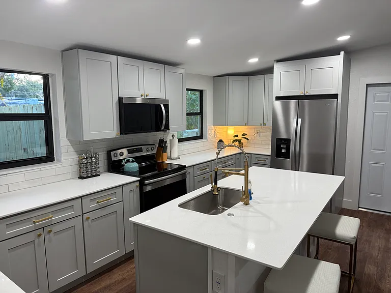 3000 Karen Ave — Photo 8