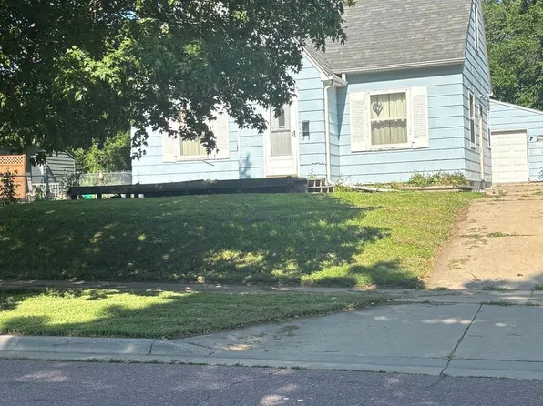 2304 S Norton Ave, Sioux Falls, SD 57105