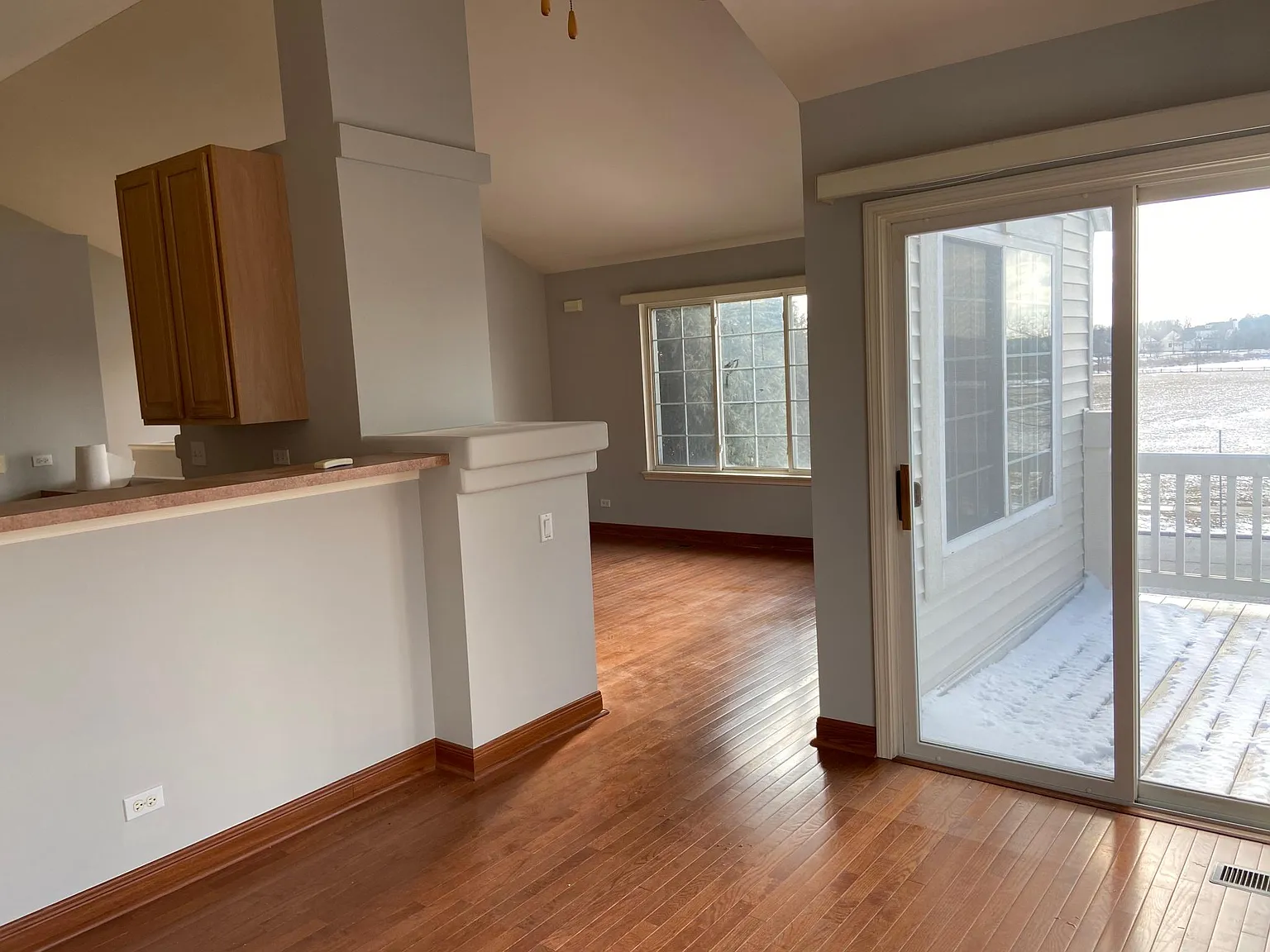 3 bed, 1800 sqft, $2,700 — Photo 4