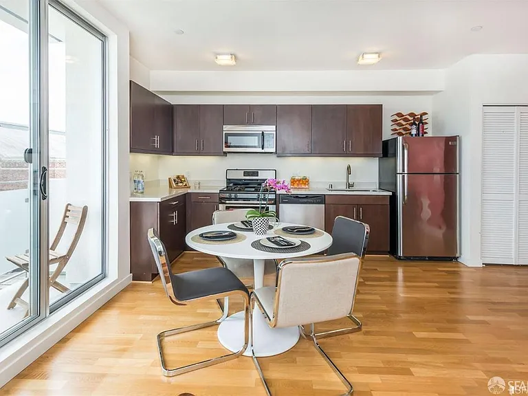 380 14th St #506 — Photo 3