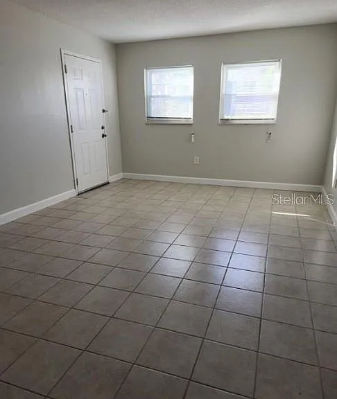 817 Sky Lake Cir #A — Photo 2