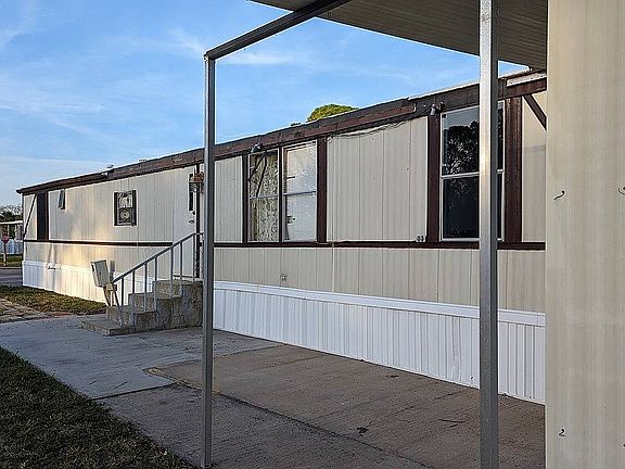 2nd image of 49 Tropic Dr