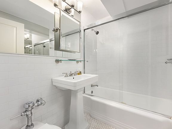 4th image of 11 E 87th St APT 7E
