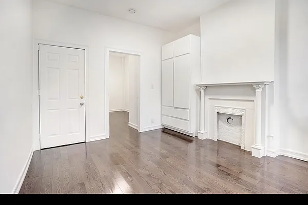 Rented by Compass | media 27