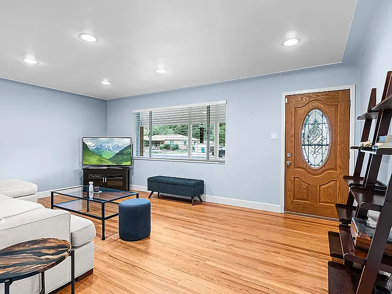 4030 Jay St — Photo 3