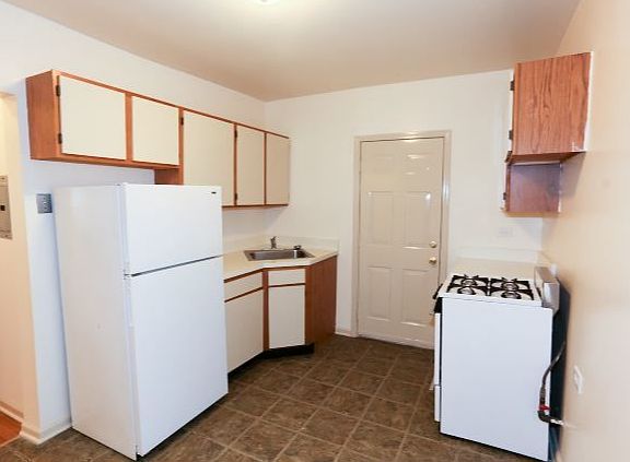 4th image of 5748 N Winthrop Ave #3