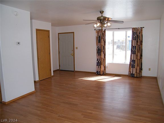 4th image of 2221 Iron Dr