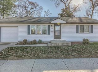 8449 Santa Fe Dr, Overland Park, KS 66212