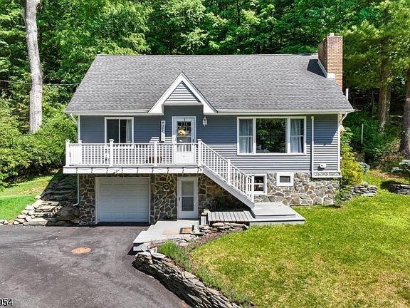 2nd image of 15 Glenside Trl