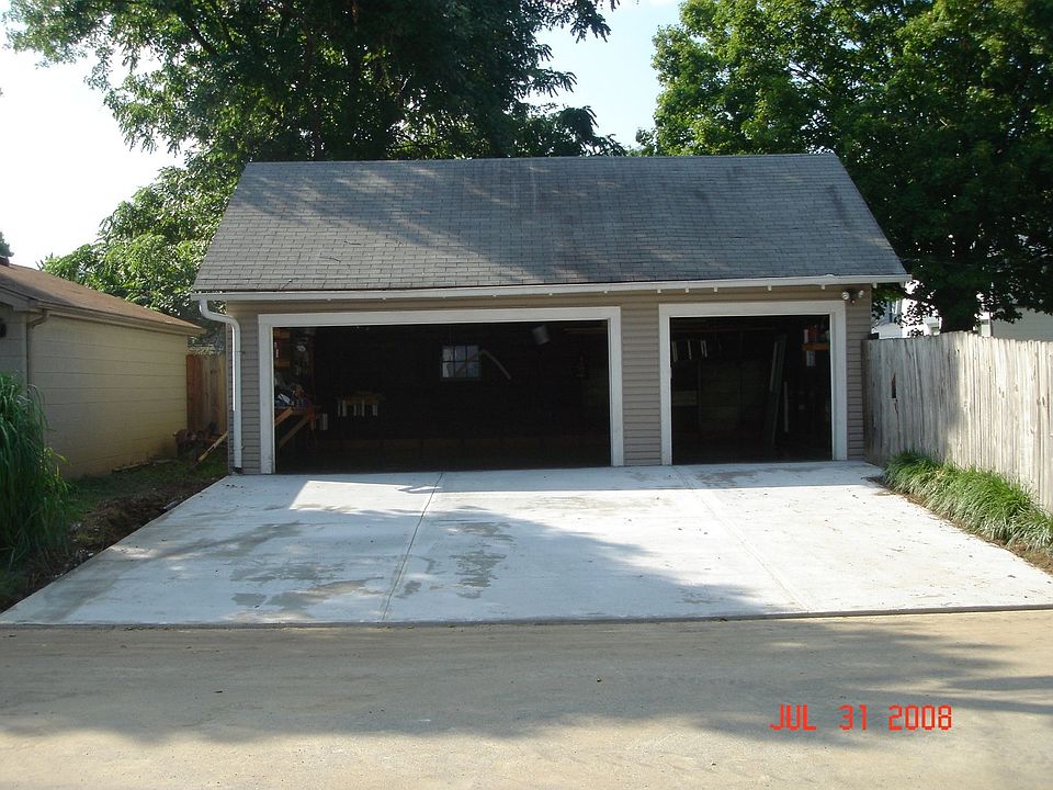 3 Car Garage