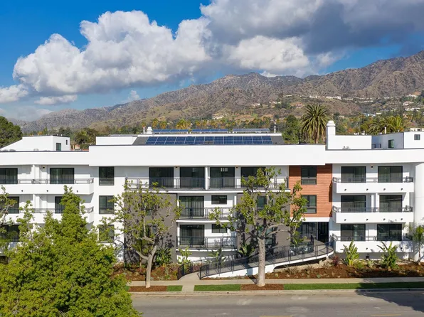 439 Stocker Apartments