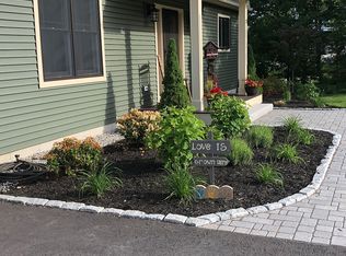 32 Tarkiln Hill Rd, Raymond, ME 04071