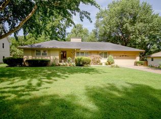 2875 S Barnes Ave, Springfield, MO 65804