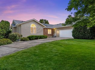 4910 Beverly Rd SW, Cedar Rapids, IA 52404