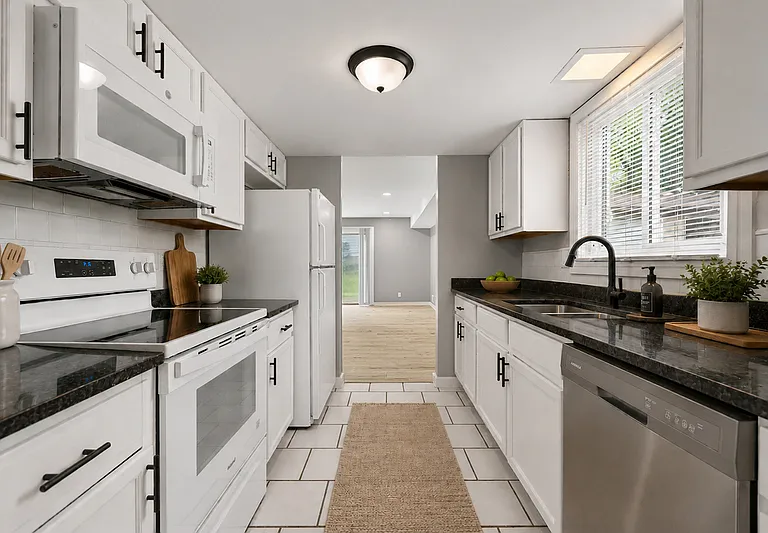 4308 Lori Dr #6 — Photo 1