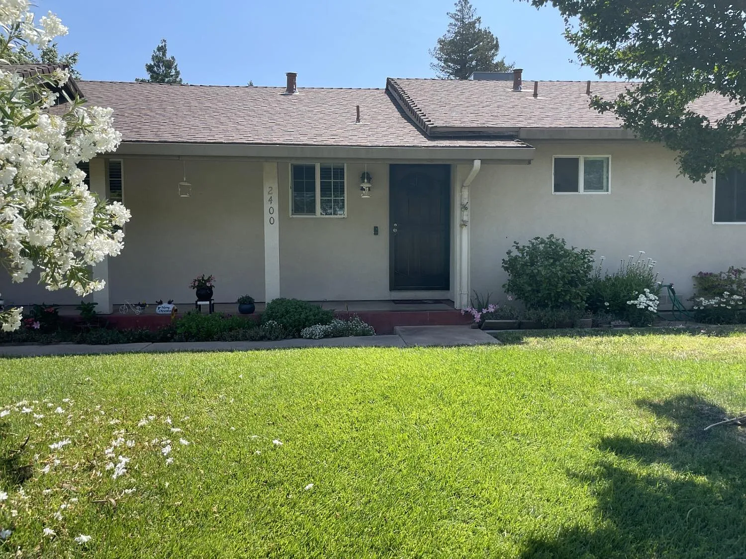 2400 Hampton Way photo 1