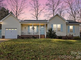 169 Meadow Glen Dr, Troutman, NC 28166
