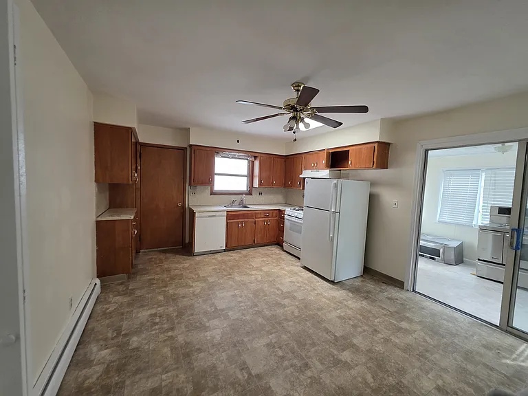 124 S Main St — Photo 4