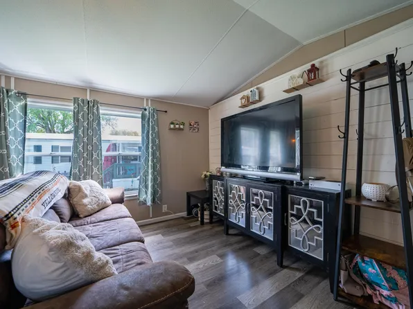 101 Woodfield Pl, Ashville, OH 43103