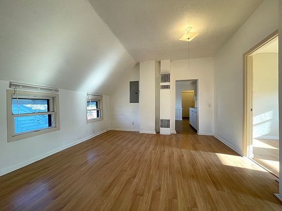 3rd image of 5026-5030 NE Grand Ave #5026