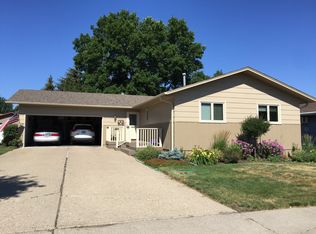 1528 N 21st St, Bismarck, ND 58501