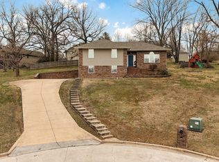 3066 E Ragan Ct, Springfield, MO 65804