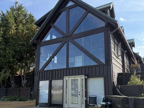 West Allens Bridge Rd Apartments